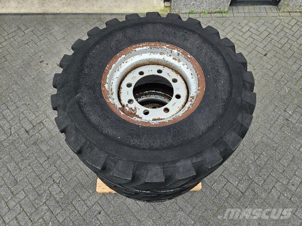 Schaeff SKL834-Firestone 405/70R18-Tire/Reifen/Band Pneumatiky, kola a ráfky
