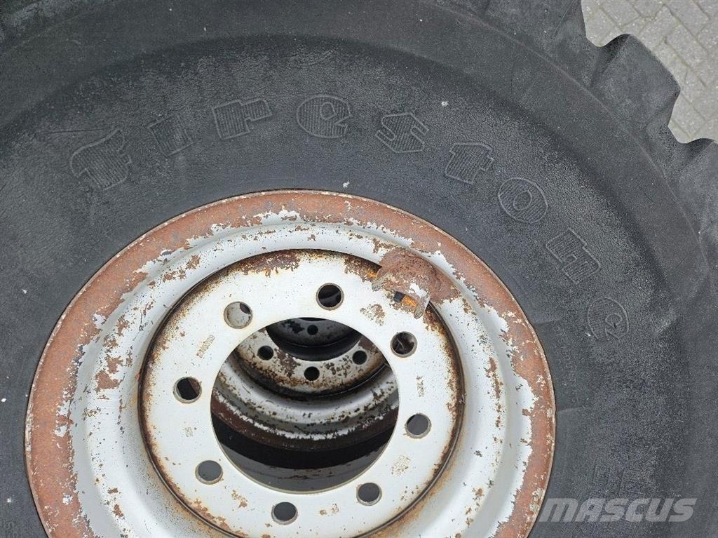Schaeff SKL834-Firestone 405/70R18-Tire/Reifen/Band Pneumatiky, kola a ráfky