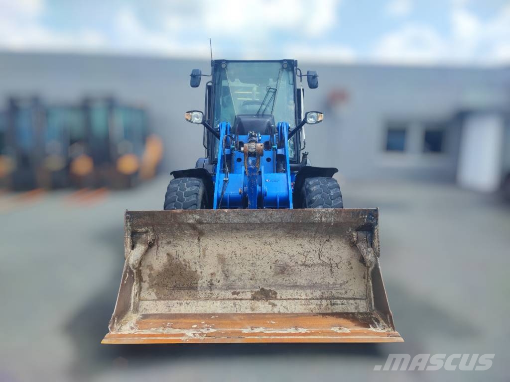 CAT 908M Radlader