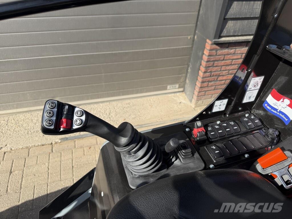 GiANT G2700 TELE HD+ minishovel NIEUW €899 LEASE Radlader