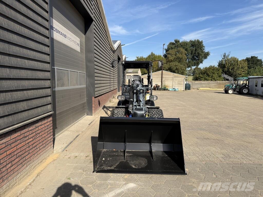GiANT G2700 TELE HD+ minishovel NIEUW €899 LEASE Radlader