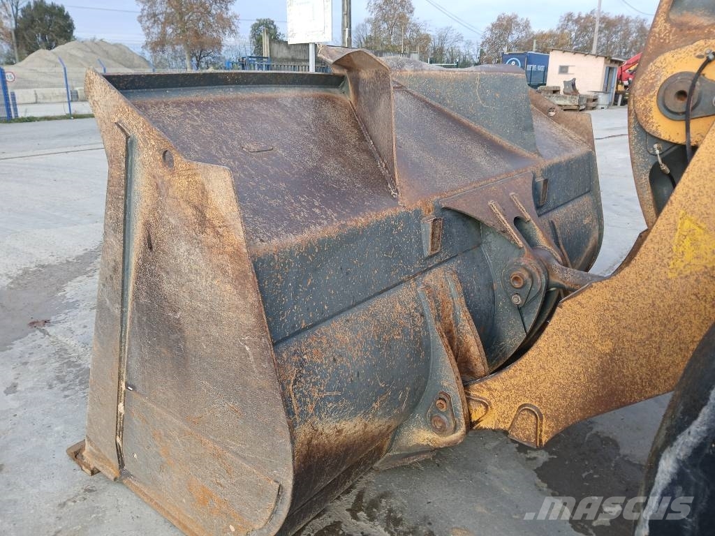 Liebherr L 566 Wielladers