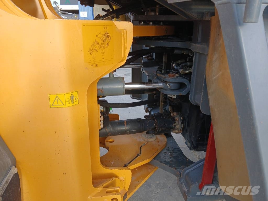 Liebherr L 566 Wielladers