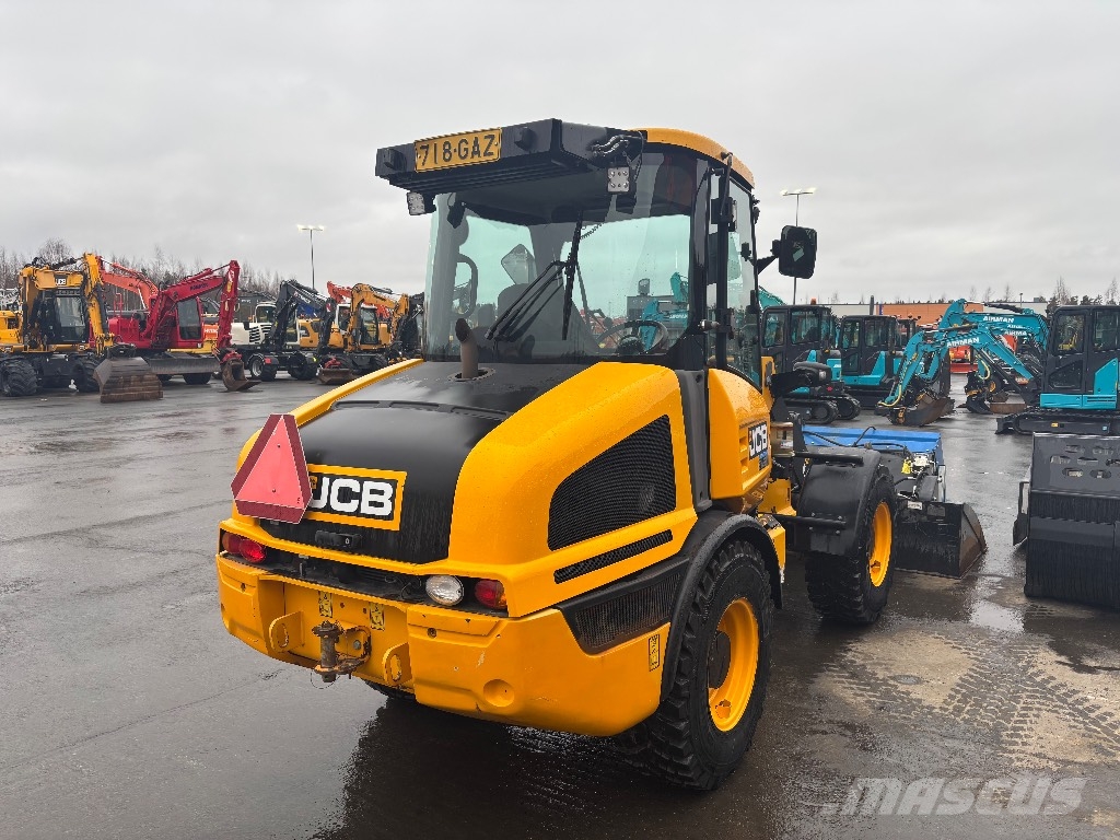 JCB 407 / Huippu varusteet, Stage V Cargadoras sobre ruedas
