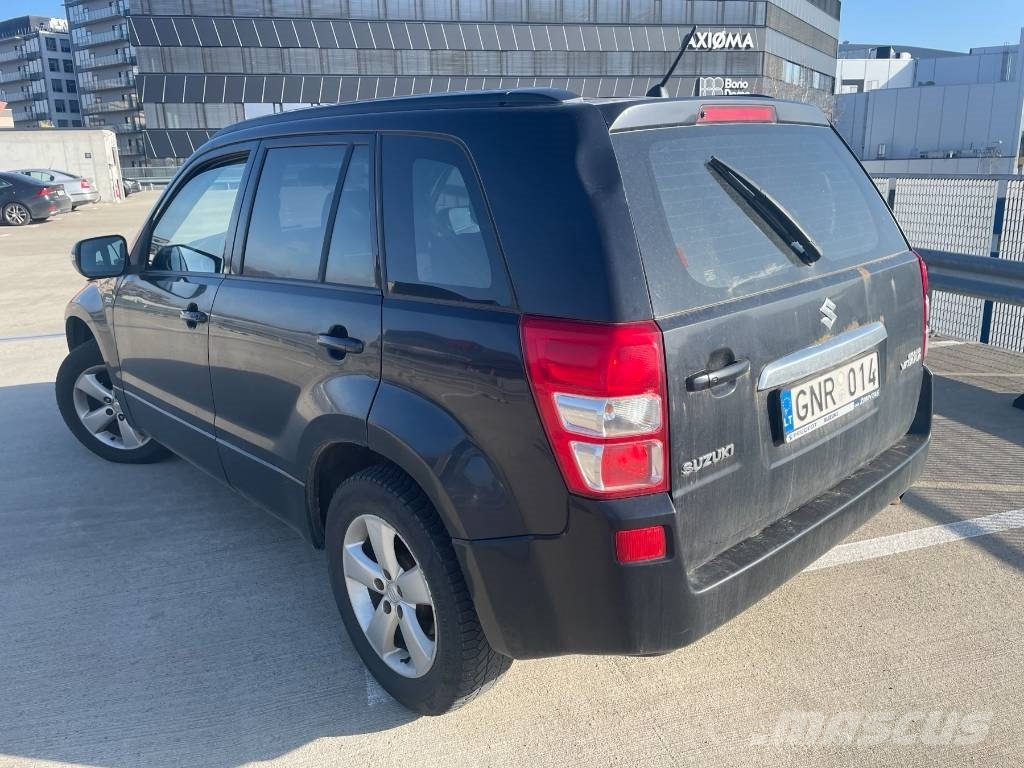 Suzuki Grand Vitara Всюдиходи
