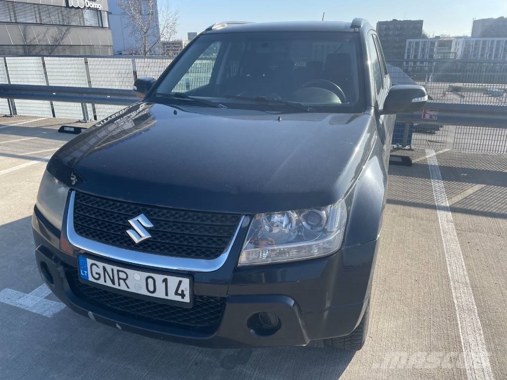 Suzuki Grand Vitara Всюдиходи
