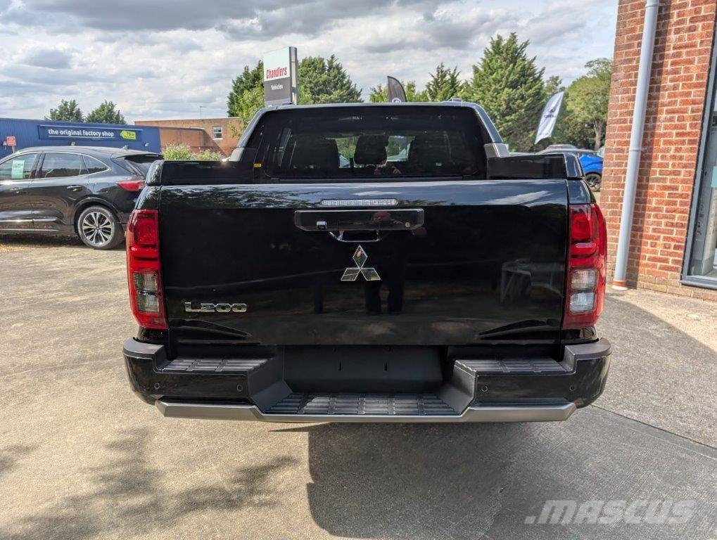 Mitsubishi L 200 Пикапи