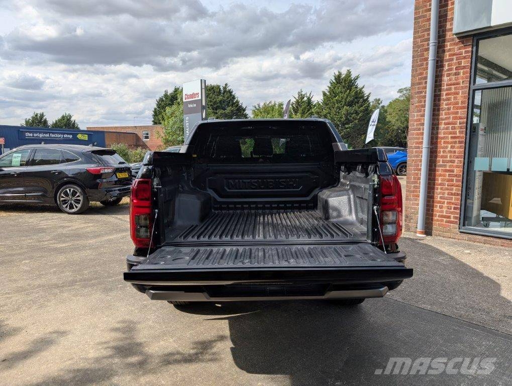 Mitsubishi L 200 Пикапи