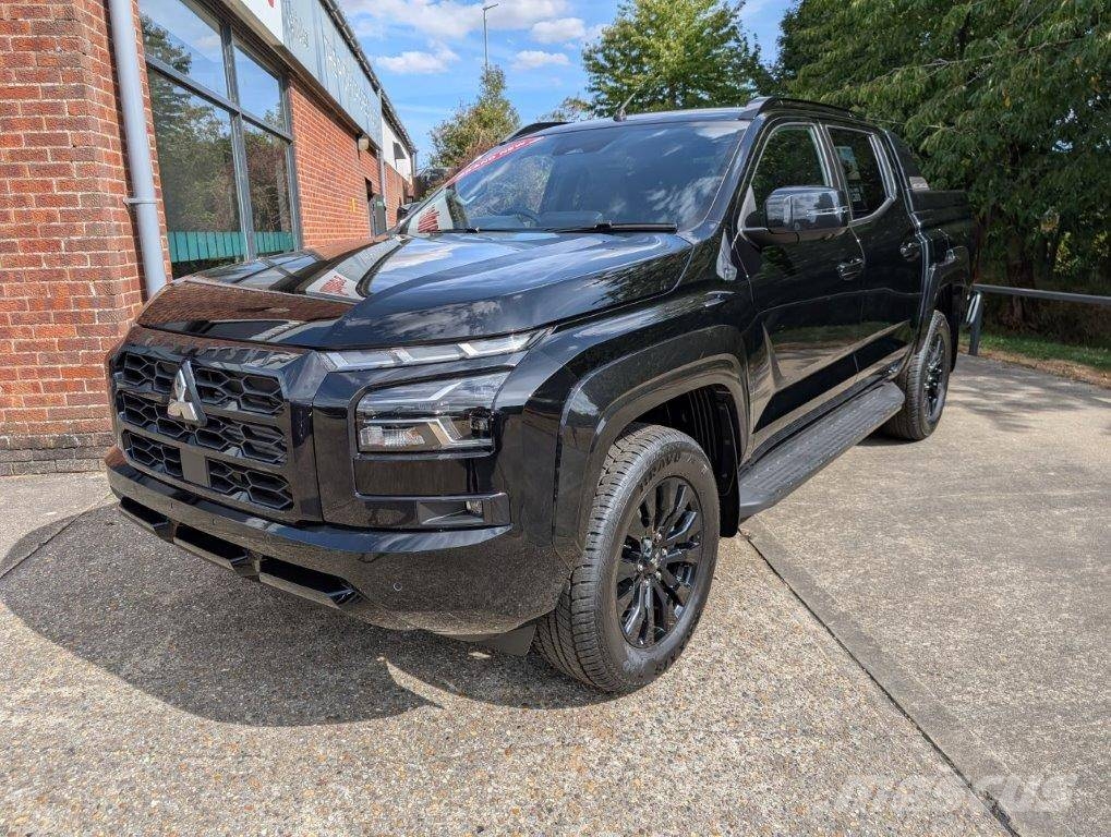 Mitsubishi L 200 Пикапи