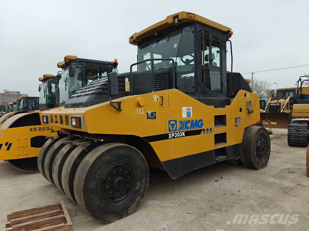 XCMG XP 303 Gumeni valjci na točkovima