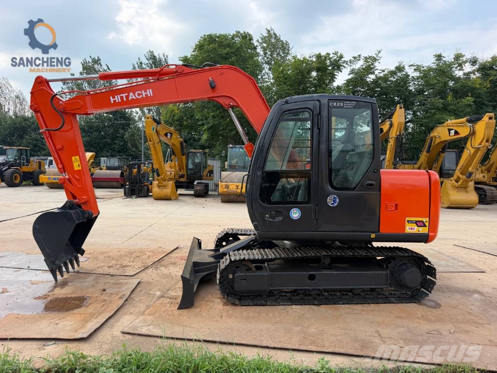 Hitachi ZX70 中型挖掘机