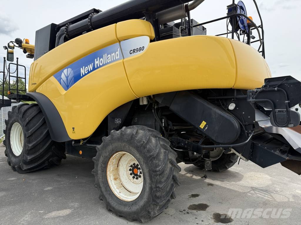 New Holland Combine CR 980 Mašine za stočnu hranu sa sopstvenim pogonom