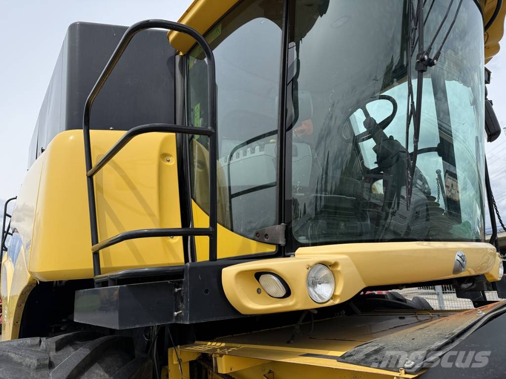 New Holland Combine CR 980 Mašine za stočnu hranu sa sopstvenim pogonom