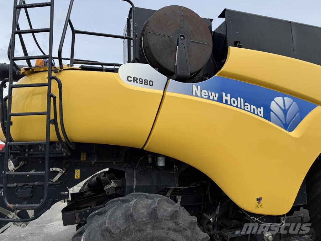 New Holland Combine CR 980 Mašine za stočnu hranu sa sopstvenim pogonom
