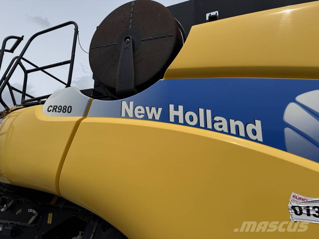 New Holland Combine CR 980 Mašine za stočnu hranu sa sopstvenim pogonom