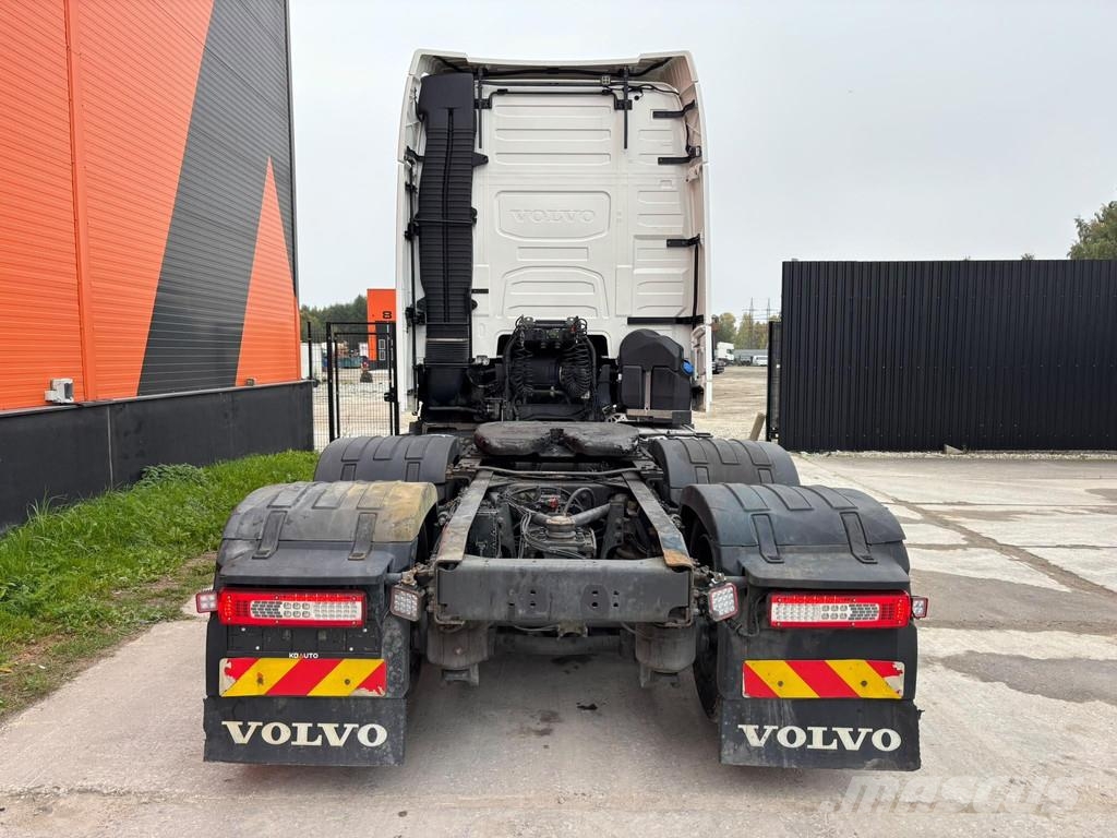 Volvo FH 500 6x2 GLOBE XL / RETARDER / DOUBLE BOGIE Vilcēji