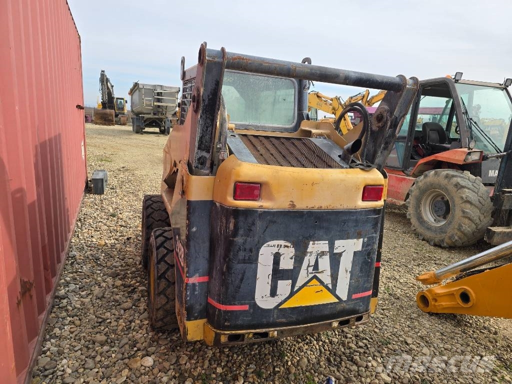 CAT 242 B Skid steer mini utovarivači