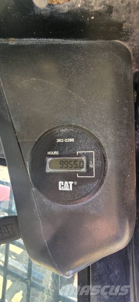 CAT 242 B Skid steer mini utovarivači