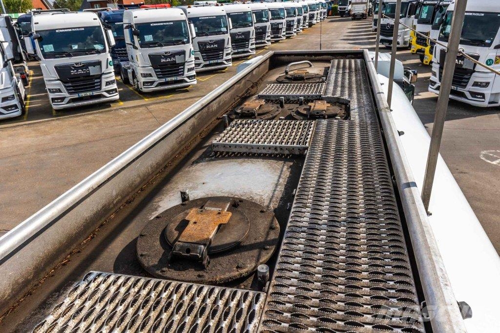 Renault PREMIUM 270 + MAGYAR 14000L+4COMP タンカートラック