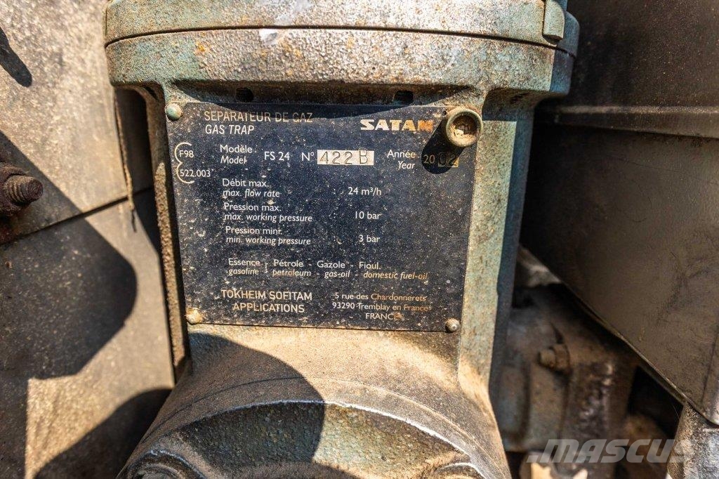 Renault PREMIUM 270 + MAGYAR 14000L+4COMP タンカートラック