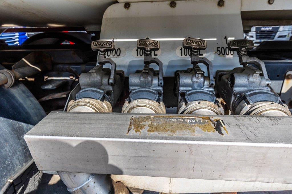 Renault PREMIUM 270 + MAGYAR 14000L+4COMP タンカートラック
