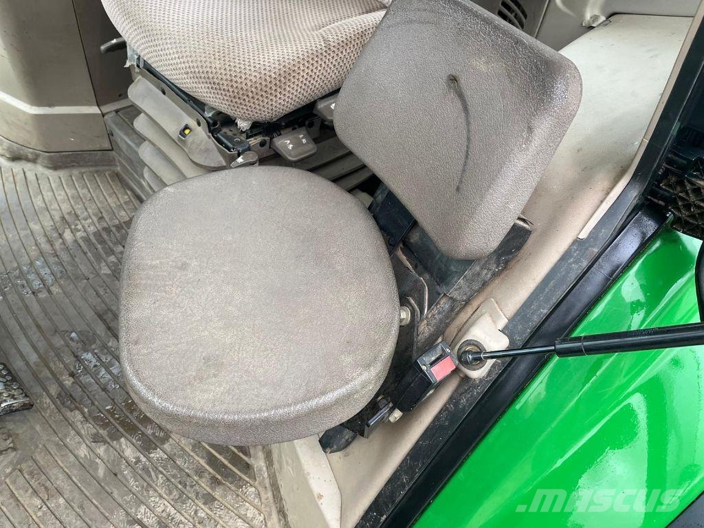 John Deere 6115M Traktori