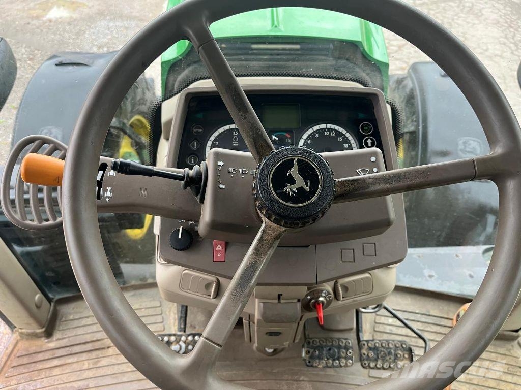 John Deere 6115M 曳引機