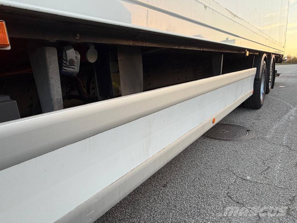 Scania P320LB6X2*4MNB Seria nr 4683 Camion frigorifique