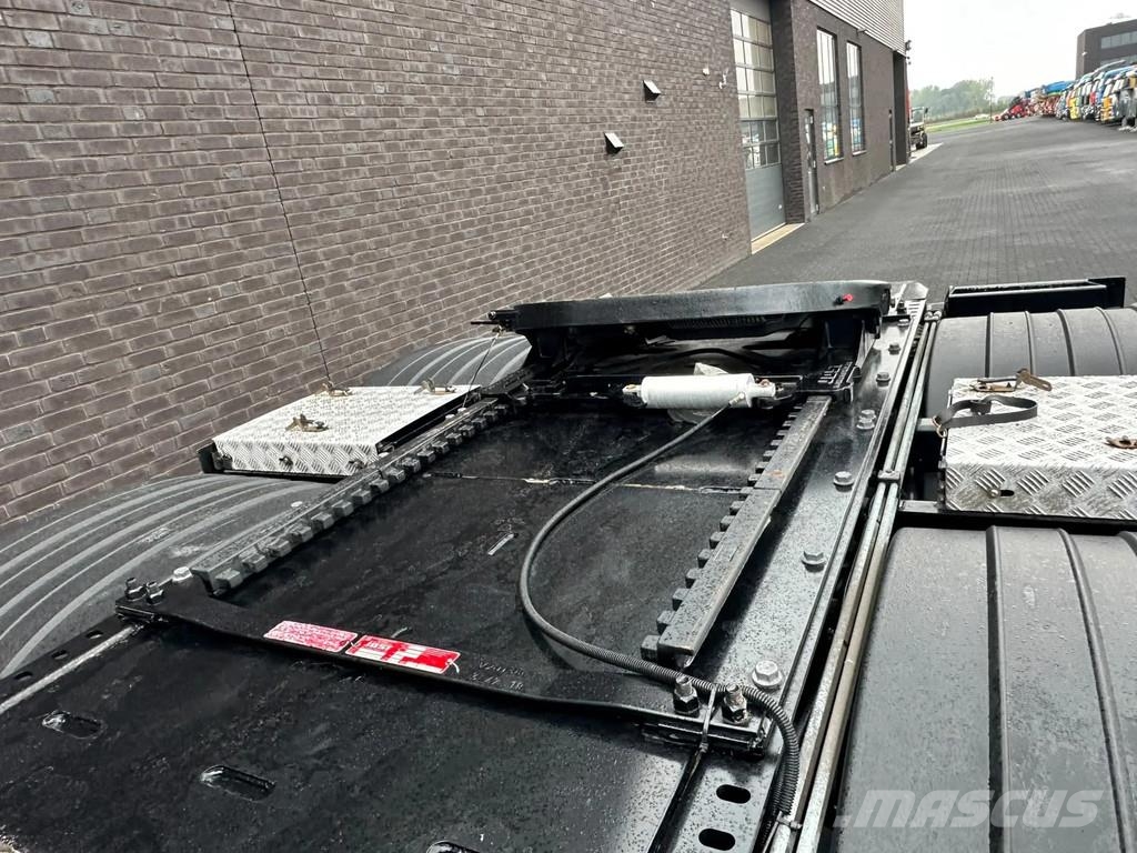 Volvo FH 500 8X4 TREKKER-BAKWAGEN +HIAB 408-8+LIER KRAAN Kranen voor alle terreinen