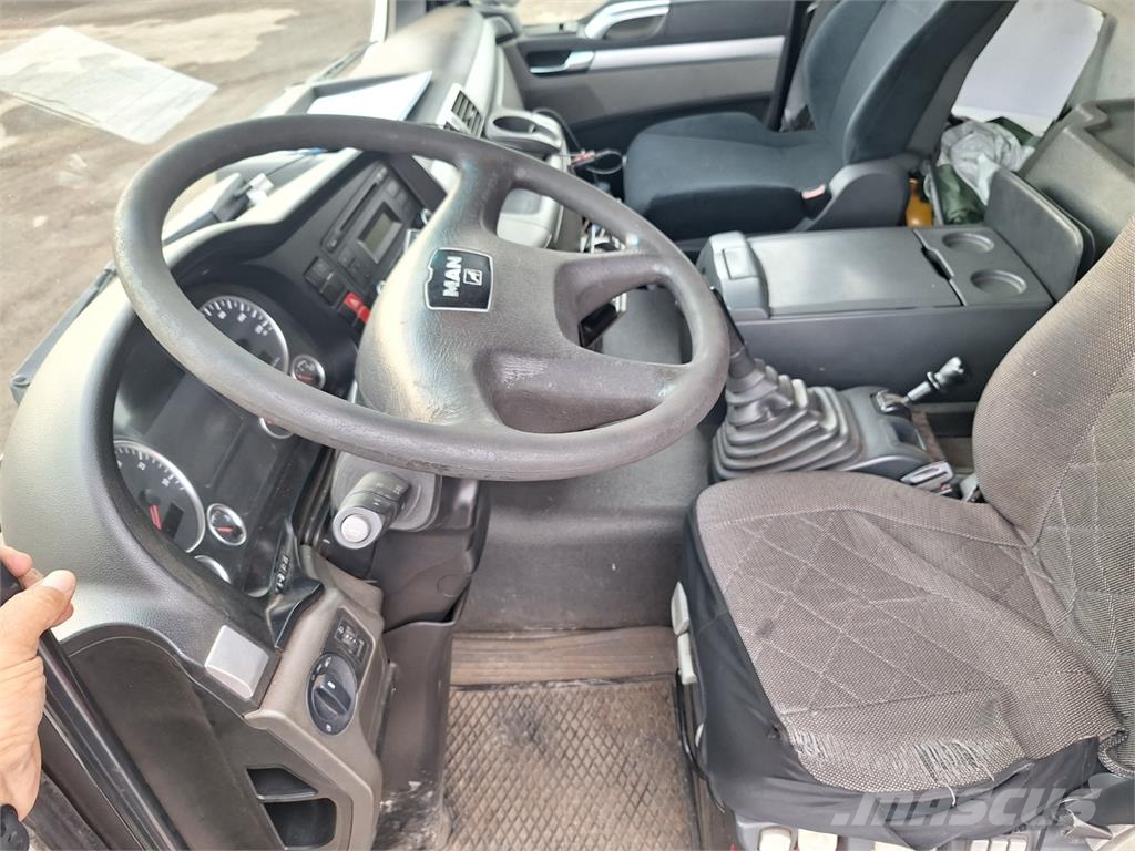 MAN TGS 26.440 6X6H BL + HR KESLA 2014ZT Camion benne