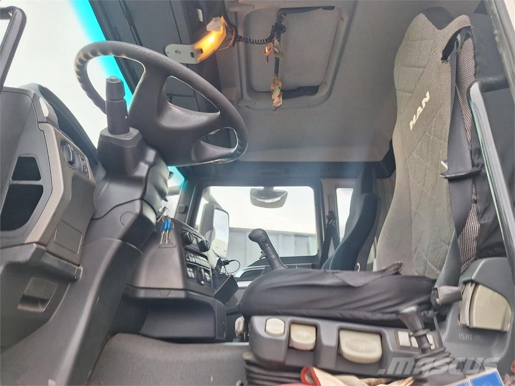 MAN TGS 26.440 6X6H BL + HR KESLA 2014ZT Camion benne