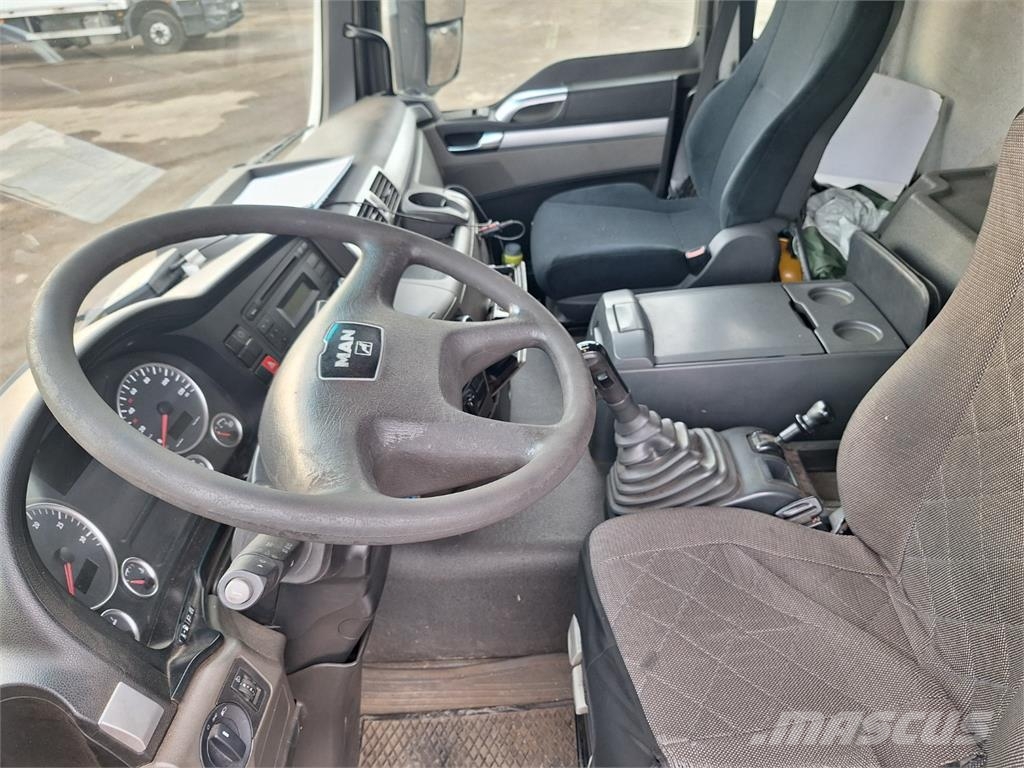 MAN TGS 26.440 6X6H BL + HR KESLA 2014ZT Camion benne