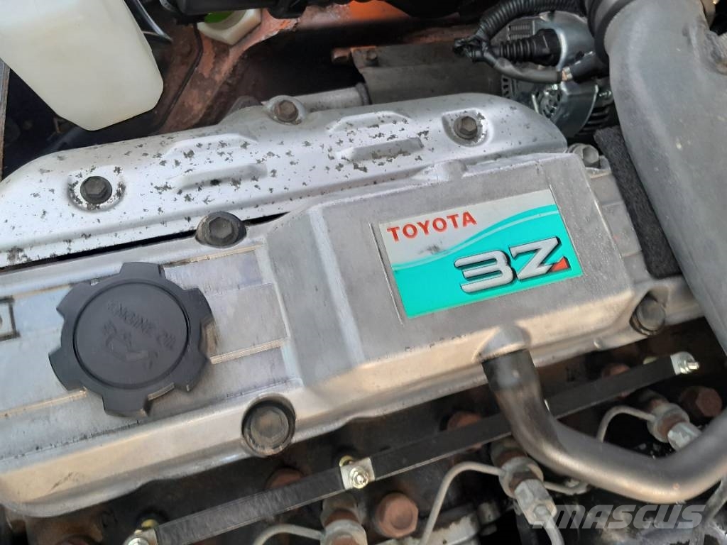 Toyota Tonero 25 柴油叉车