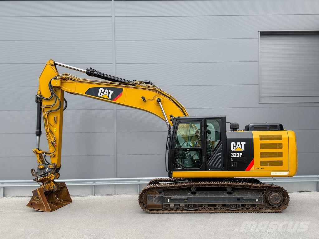 CAT 323F Bandgrävare