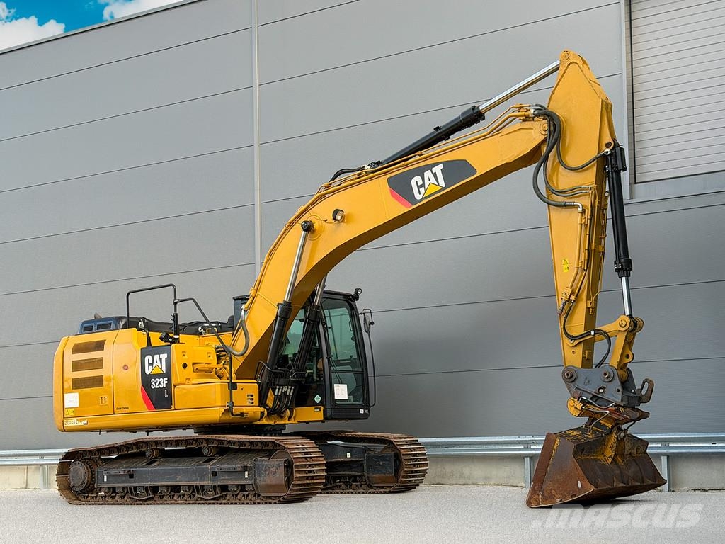 CAT 323F Bandgrävare