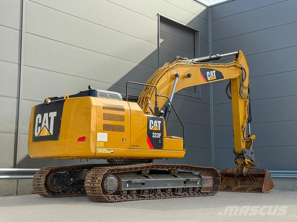 CAT 323F Bandgrävare