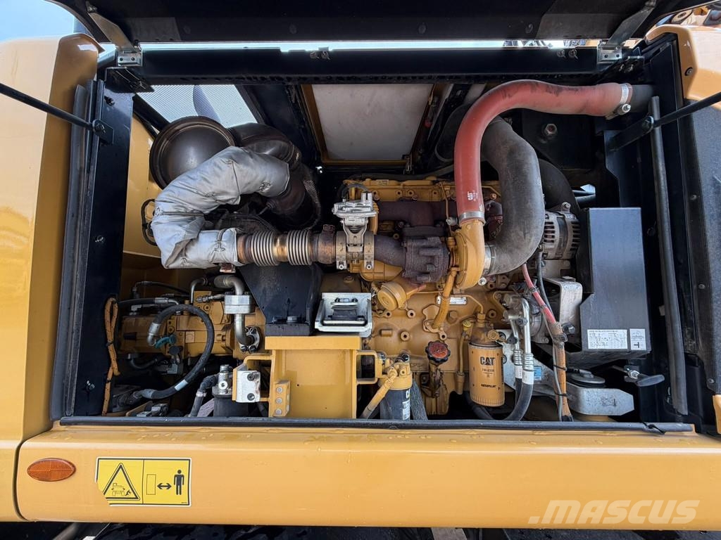 CAT M314F حفارات بعجل