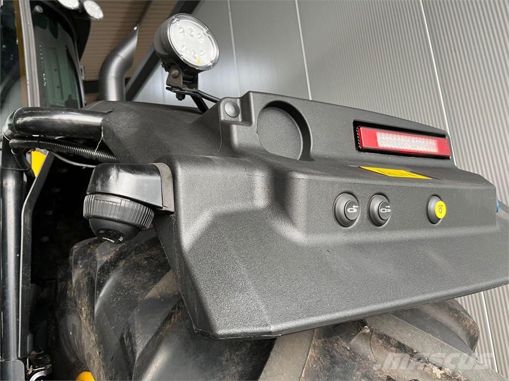 JCB Fastrac 8330 ICON Stage V Traktorid