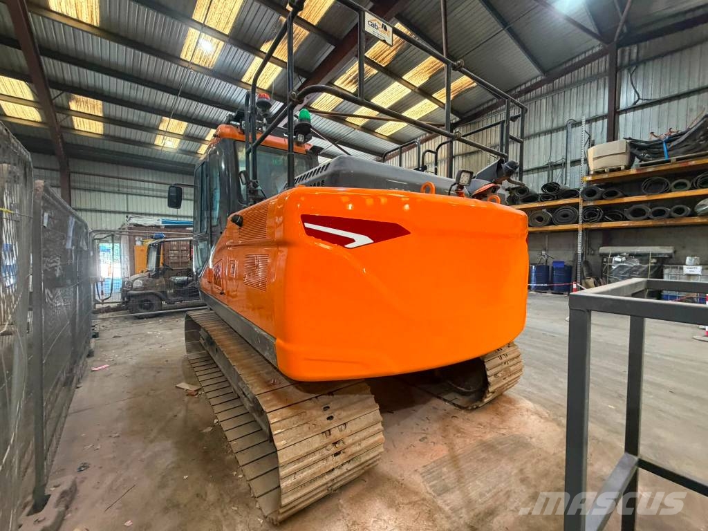 Develon DX 140 LC-7 Верижен екскаватор