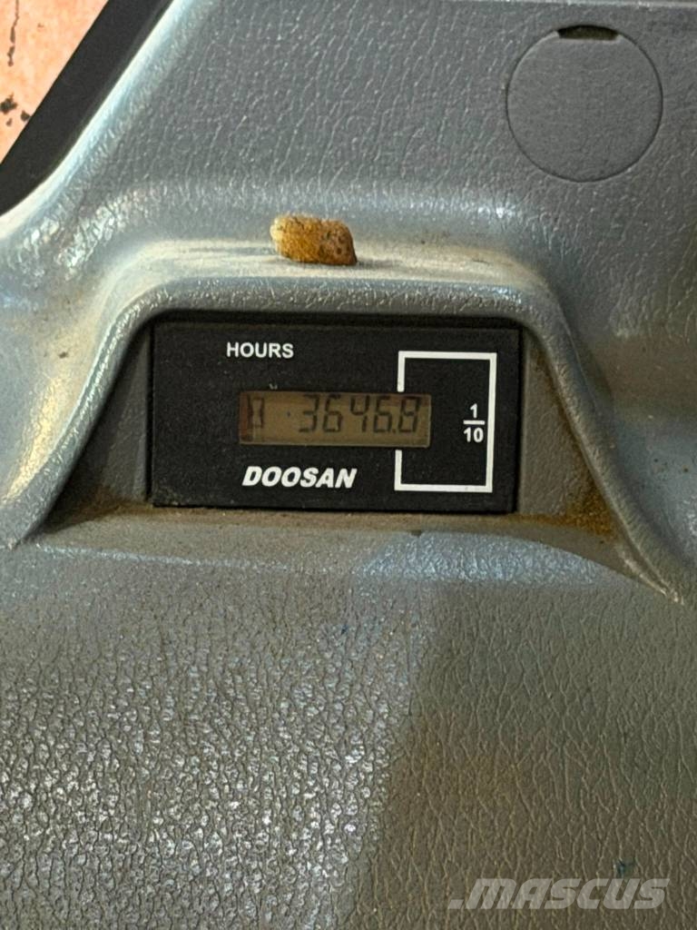 Develon DX 140 LC-7 Верижен екскаватор