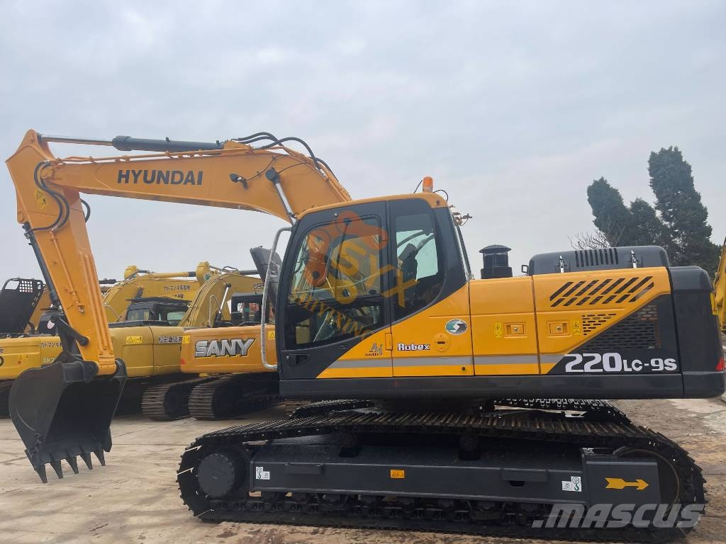 Hyundai 220LC Raupenbagger