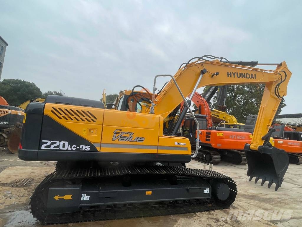 Hyundai 220LC Raupenbagger