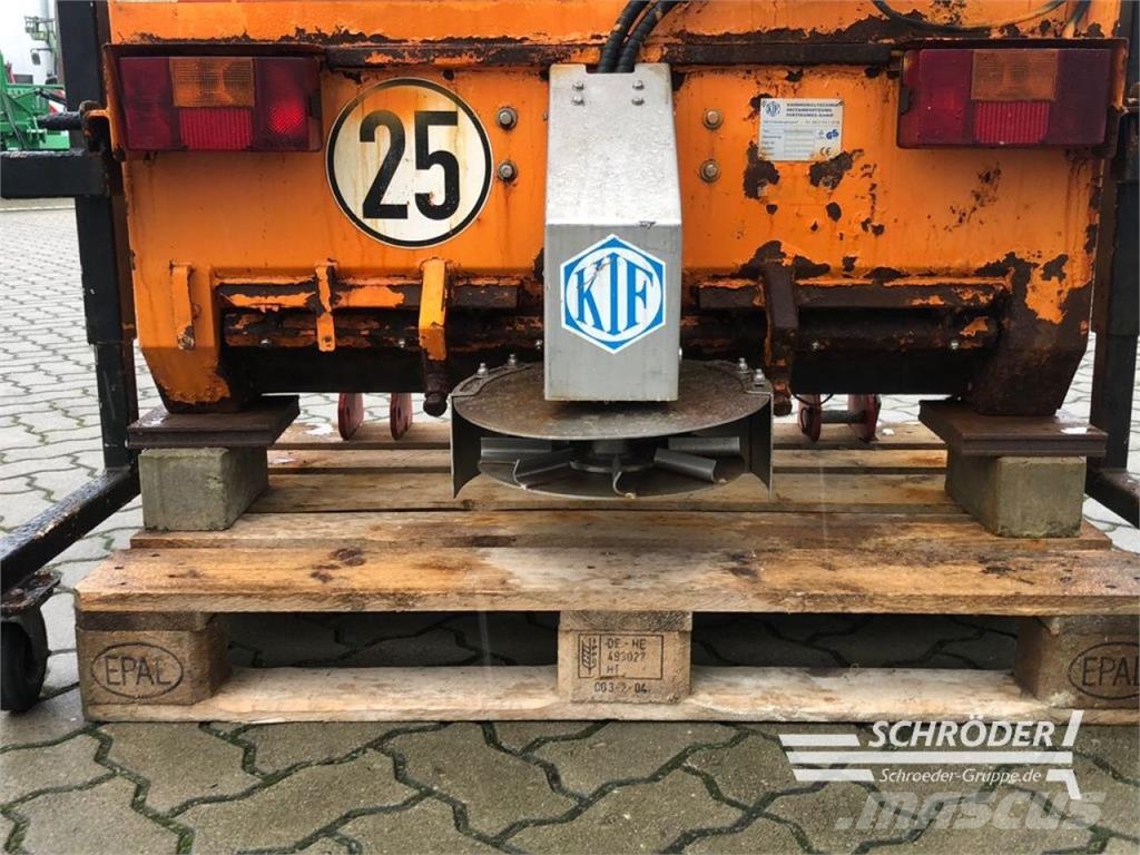  KIF KOMBI HECKANBAUSTREUER 300 L معدات نشر الرمال والملح