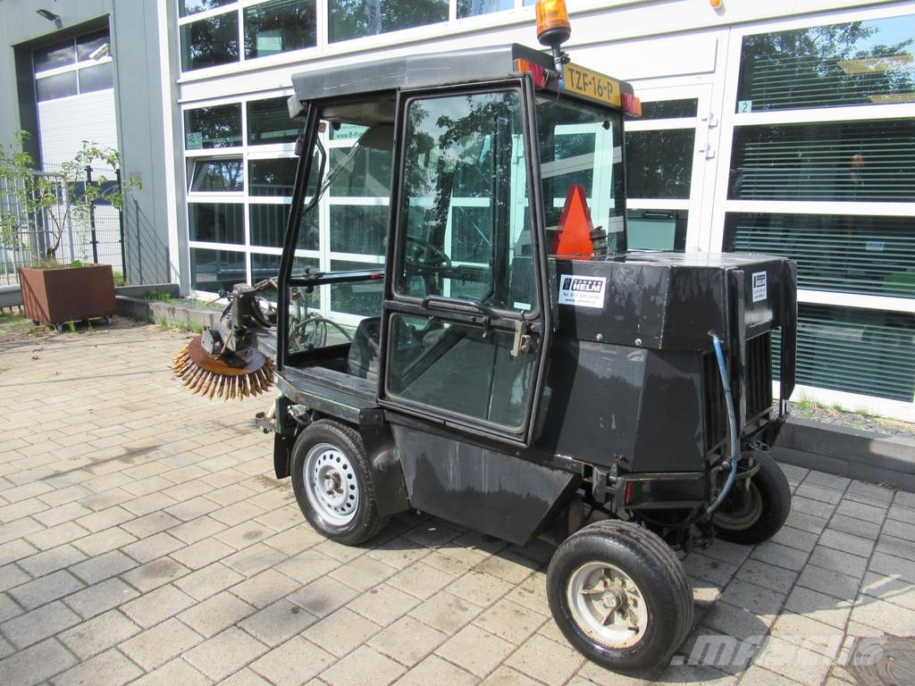 Roberine 1503 - 628 4WD Onkruidborstelmachine Balayeuse / Autolaveuse