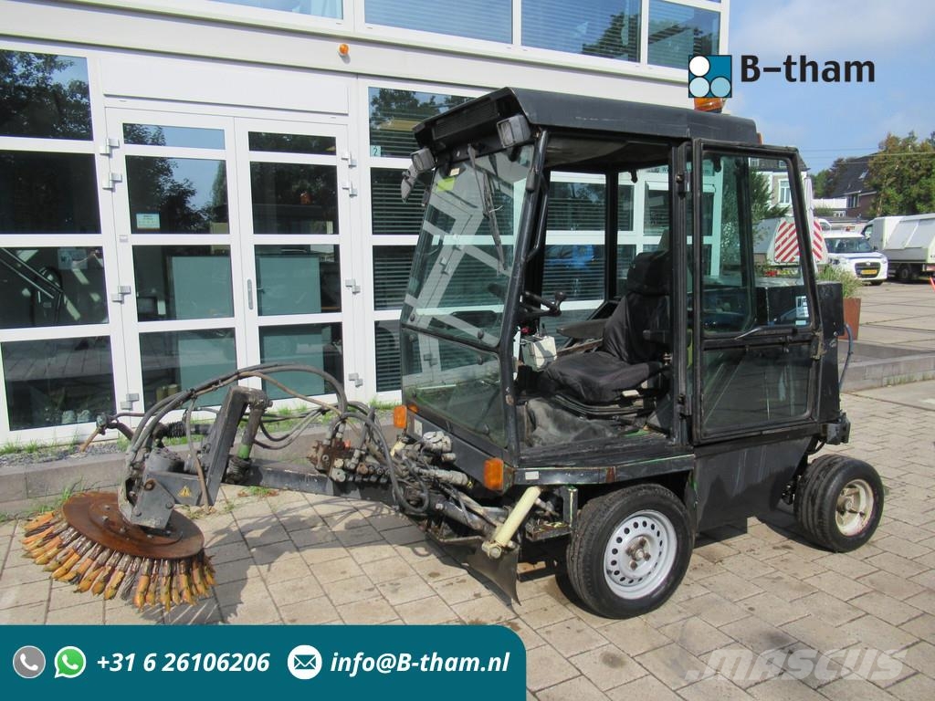 Roberine 1503 - 628 4WD Onkruidborstelmachine Balayeuse / Autolaveuse