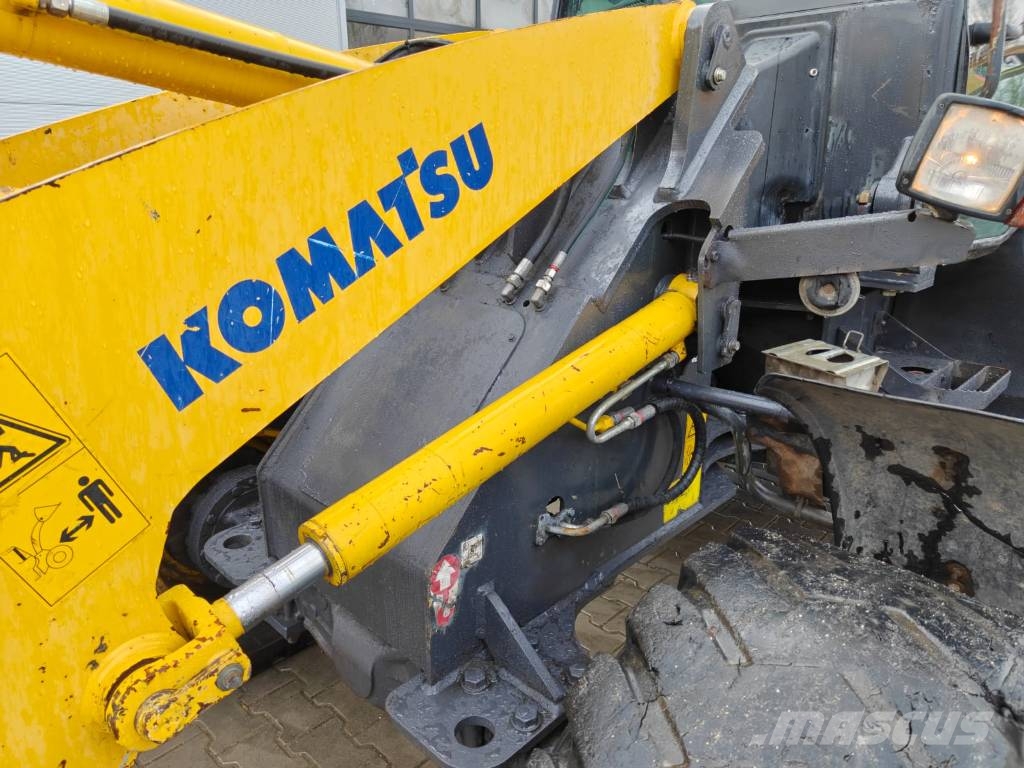 Komatsu WA 100 M-6 輪胎式裝載機