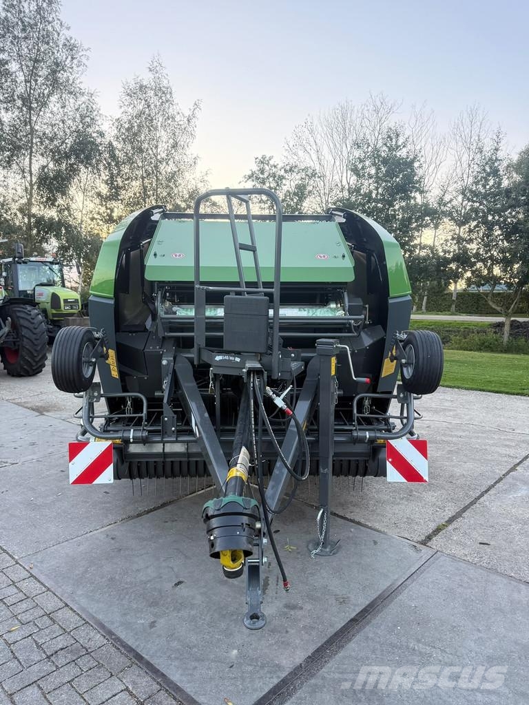 Fendt Rotana 130 F XTRA NIEUW Balenpers Rondepers 130 cm حصادات الأعلاف