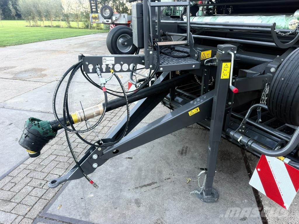 Fendt Rotana 130 F XTRA NIEUW Balenpers Rondepers 130 cm حصادات الأعلاف