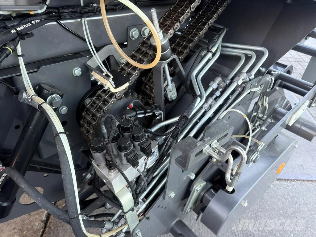Fendt Rotana 130 F XTRA NIEUW Balenpers Rondepers 130 cm Pašarų kombainai