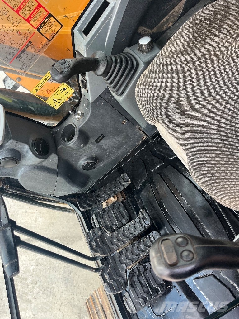 Hyundai HX130LCR Kāpurķēžu ekskavatori